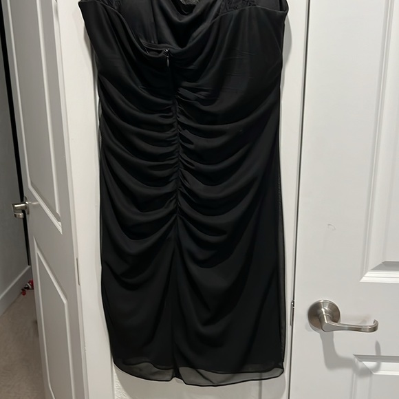 Little black dress - Picture 5 of 6
